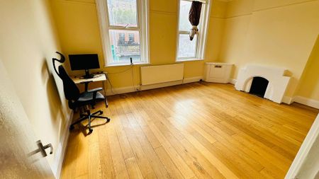 2 bedroom flat to rent - Photo 4