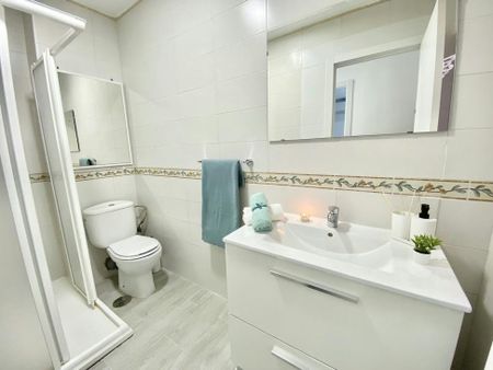 Avenida de los Ángeles, Getafe, Community of Madrid 28903 - Photo 2