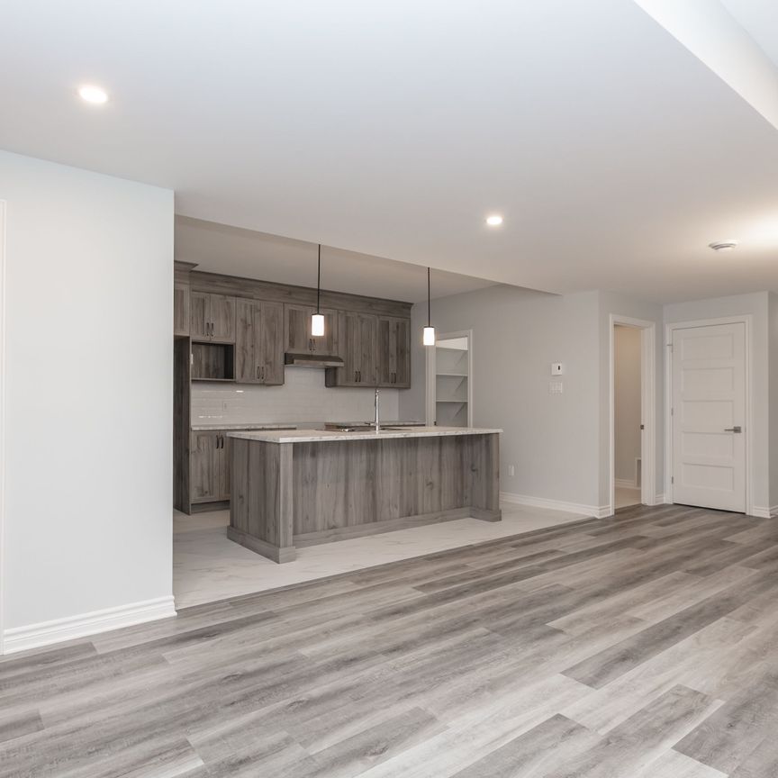 For Lease - 562 Regina Street Unit# A, Russell, Ontario - Photo 1