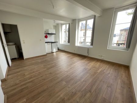 Location Appartement 1 pièce 22m² - Photo 2