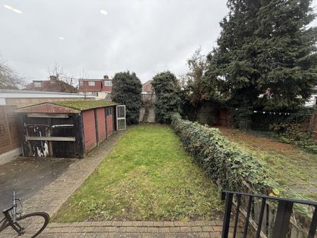 1 bedroom in a house share to rent - Photo 5