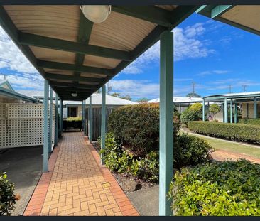 Low-Maintenance Retirement Villa in a Peaceful Community - Photo 4