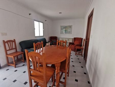 Alquiler de chalet adosado en Calle Timón - Photo 3