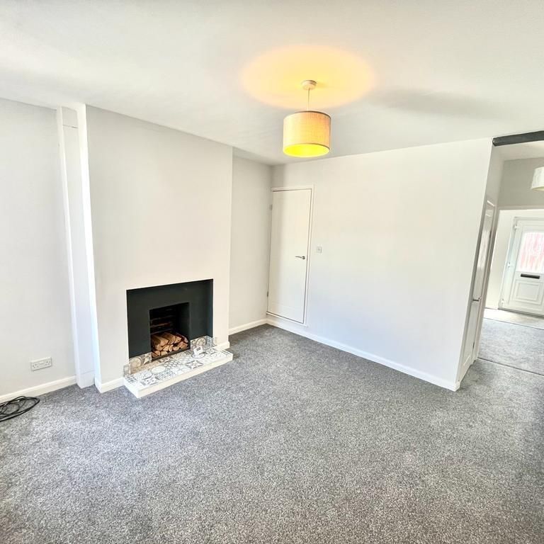 May Street - Photo 1