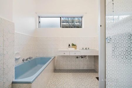 8 Riviera Avenue, Doncaster - Photo 3