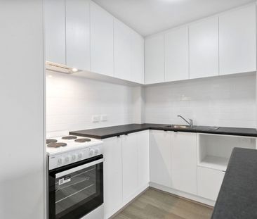 GROUND FLOOR UNIT - Photo 6