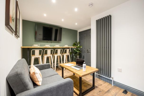 7 bedroom house of multiple occupation to rent - Photo 1