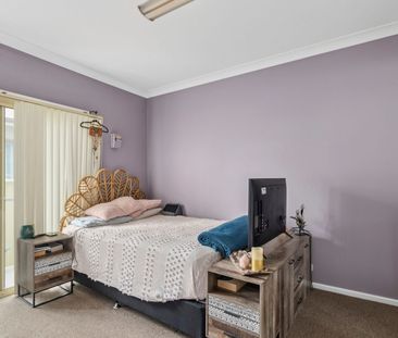 GOOD SIZE ONE BEDROOM GRANNY FLAT - Photo 2