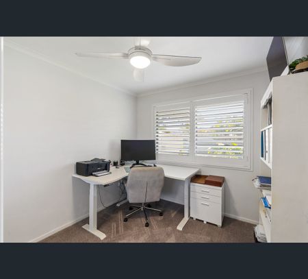 6 SARACEN STREET, Battery Hill, Qld 4551 - Photo 5