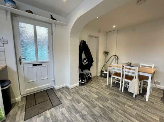 Spacious Bed House // Jul, LN5 - Photo 1