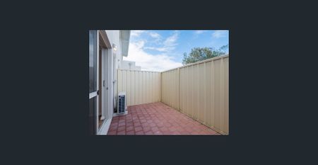 Ground Floor Modern Apartment! - Photo 5