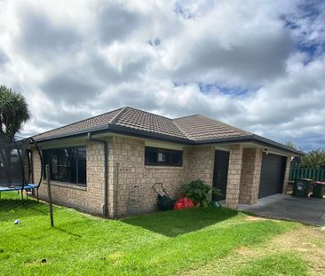 GREAT SIZED FAMILY HOME IN TE PUKE - Photo 2
