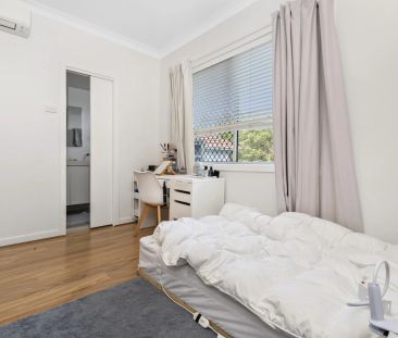 Three Bedroom Home - Photo 5