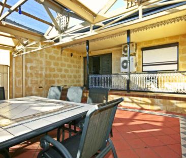 1 Amberley Way, HAMILTON HILL WA 6163 - Photo 5