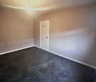 2 Bed Terraced House, East Park Mount, LS9 - Photo 3