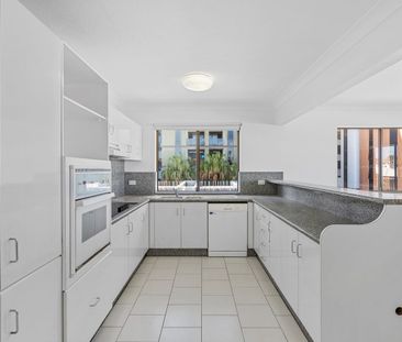 Double Remote Garage | Air-Conditioning | Central West End Location - Photo 5