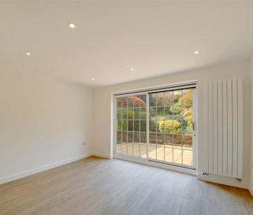 2 bedroom end of terrace house to rent - Photo 1