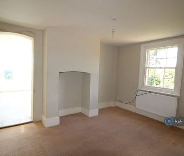 5 bedroom detached house to rent - Photo 2