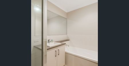 Modern 3-Bedroom Unit in a Boutique Complex of Just 3 — Prime Location! - Photo 4
