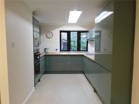 3 bedroom detached house to rent - Photo 3