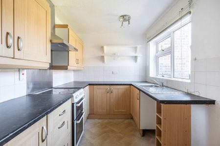 3 bedroom terraced house to rent - Photo 3