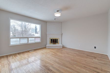 For Lease - 17 Ellen Street Unit# Main, Brampton, Ontario - Photo 3