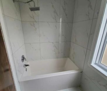 3 1/2 IMMEDIATE - RENOVE - VILLE ST LAURENT - PRES DU REM - Photo 4