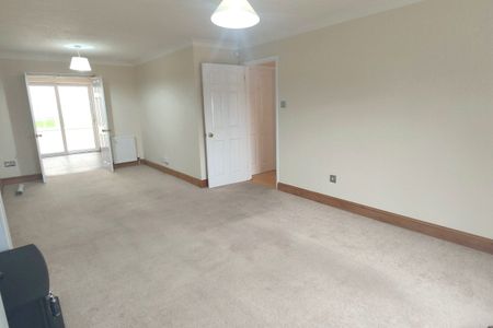 Chichester Close - Photo 3