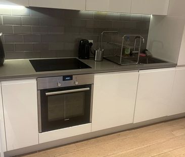 Studio Flat, Laker House, E16 - Photo 4