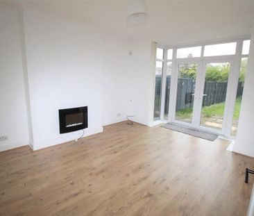 3 bedroom semi-detached house to rent - Photo 3