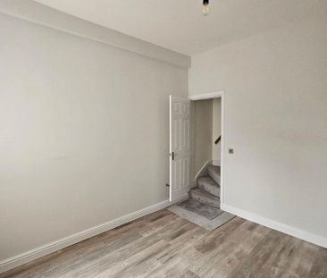 4 bedroom terraced house to rent - Photo 3