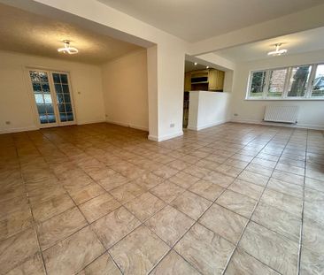 4 bedroom detached house to rent - Photo 4