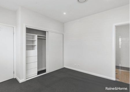 Modern 4 Bedroom House - Lake Macquarie Estate Living - Photo 3