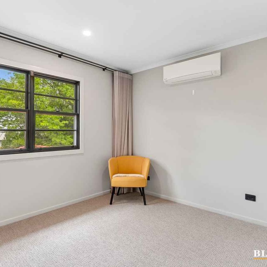 A distinguished residence - Photo 1