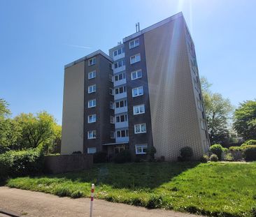 Frisch für Sie renoviert! 2,5-Zimmer-Wohnung mit Balkon! - Foto 1