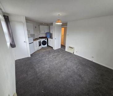 1 bedroom flat to rent - Photo 2