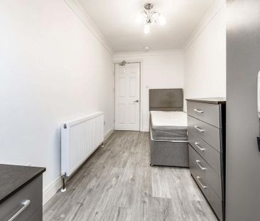 House share to rent - Photo 3