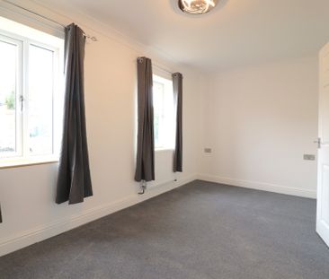 Room 1 (GF), Flat 13, 55/57 Cathedral Road, Cardiff CF11 9HD - Photo 4