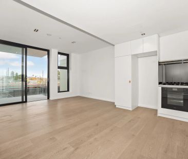 Brand New Modern Luxury Meets Lifestyle Convenience in Norwood Green - Photo 5