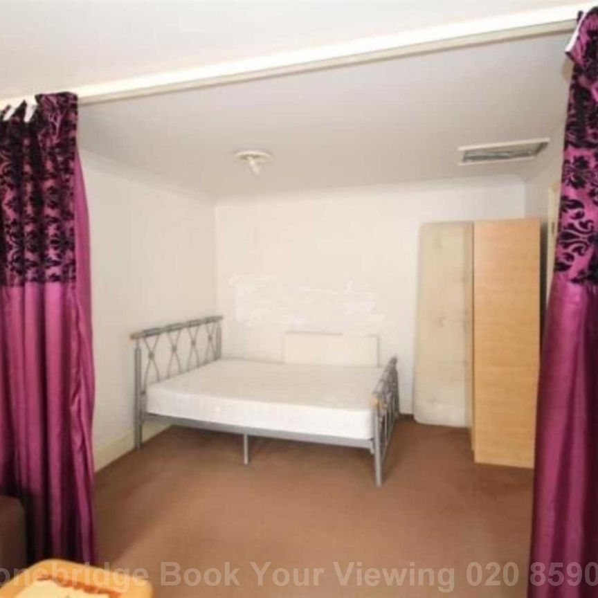 Price £1,300 pcm - Available Now - Unfurnished - Photo 1