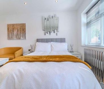 Holland Gardens, Egham, TW20 - Photo 5