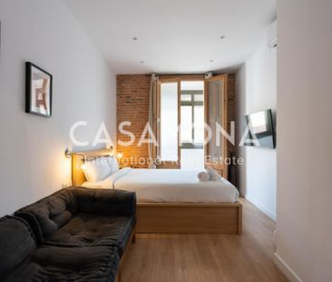 Co-living Room with a Private Bathroom in Gracia - Photo 4