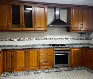 Moradia T3+1 remodelada para arrendamento sem móveis em Bicesse - Photo 3