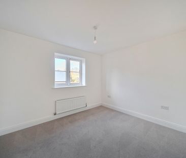 2 bedroom semi-detached house to rent - Photo 4
