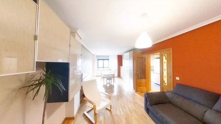 Piso de alquiler en Calle de Rafael Bergamín, San Juan Bautista - Photo 3