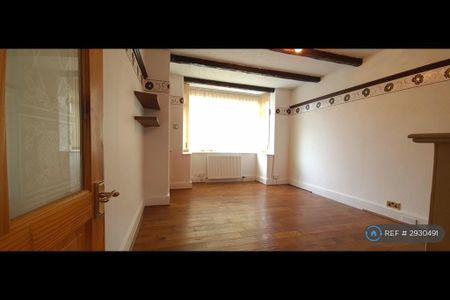 3 bedroom terraced house to rent - Photo 2