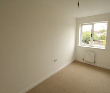2 bedroom apartment to rent Orchid Close, Luton, Bedfordshire, LU3 - Photo 5