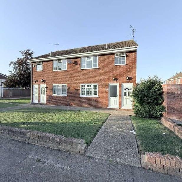 Stansfield Road, Benfleet Essex, SS7 - Photo 1