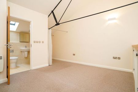 1 bedroom mews to rent - Photo 4