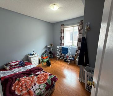 For Lease - 112 Bushmill Circle, Brampton, Ontario - Photo 5